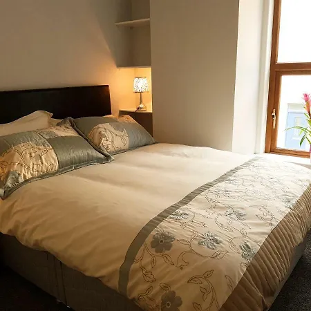 شقة Townhouse In Centre Of *