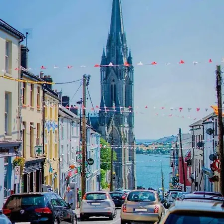 Townhouse In Centre Of Cobh