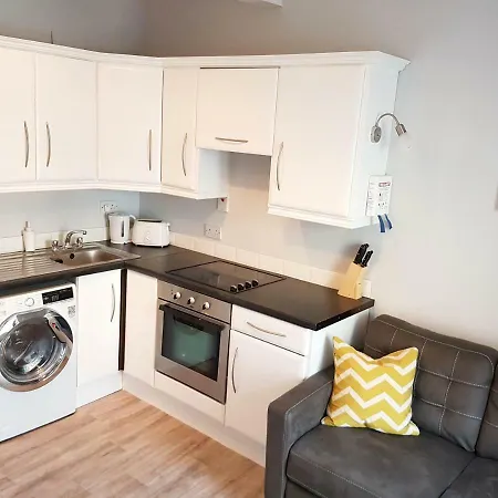 Townhouse In Centre Of * كوب