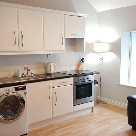 Townhouse In Centre Of *