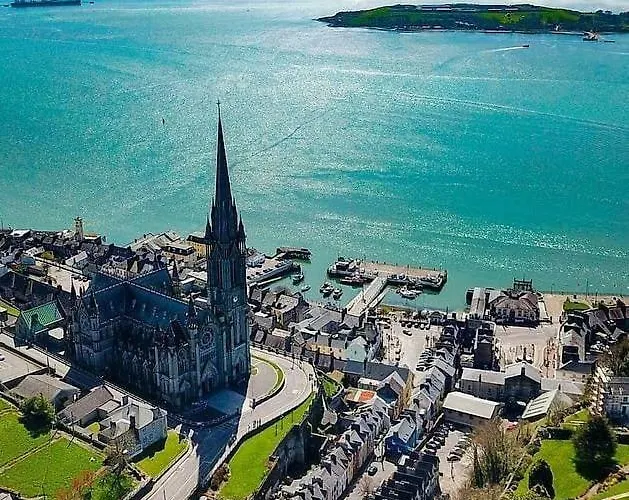 Townhouse In Centre Of