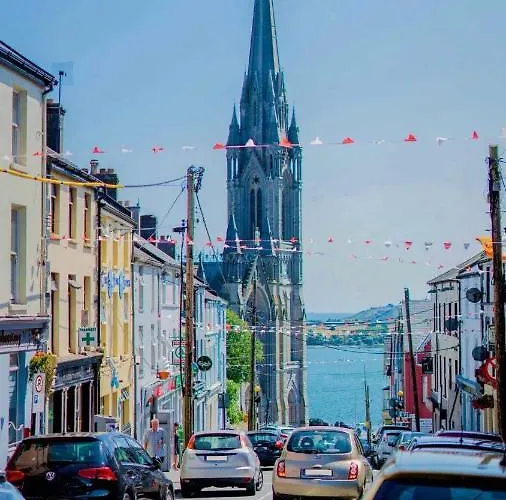 Townhouse In Centre Of Cobh
