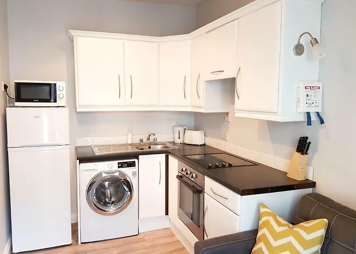 Townhouse In Centre Of *