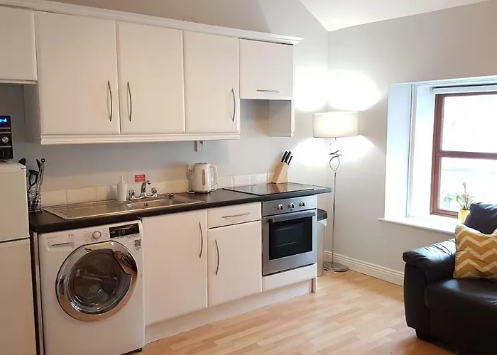 Townhouse In Centre Of *